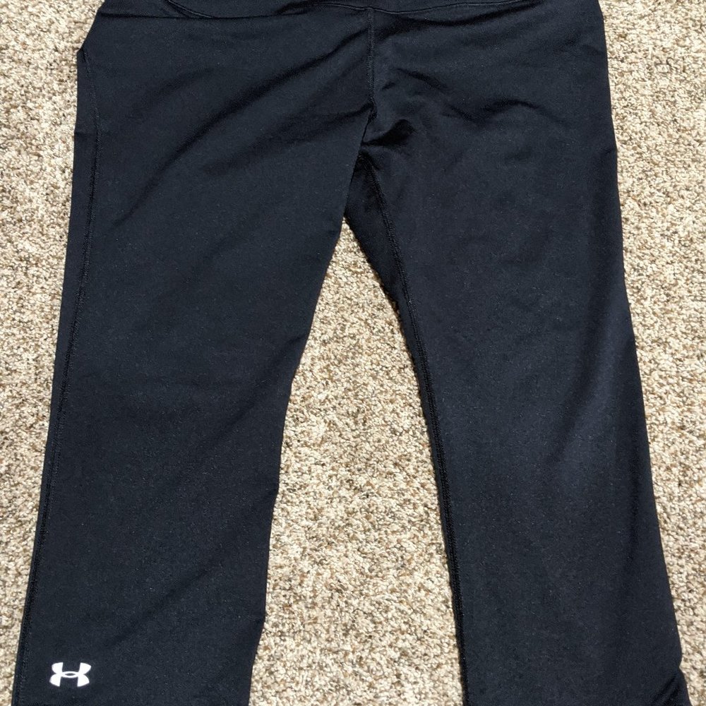 Under Armour Capri Leggings - Size Medium